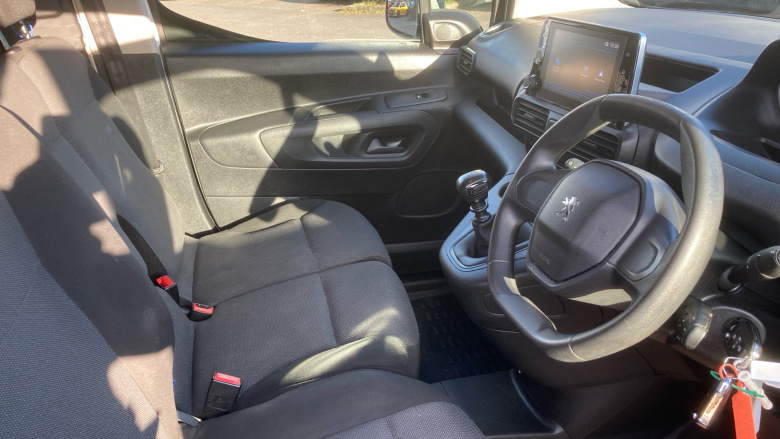 Peugeot Partner Standard Diesel 1000 1.5 BlueHDi 100 Professional Prem Van [6 Spd]